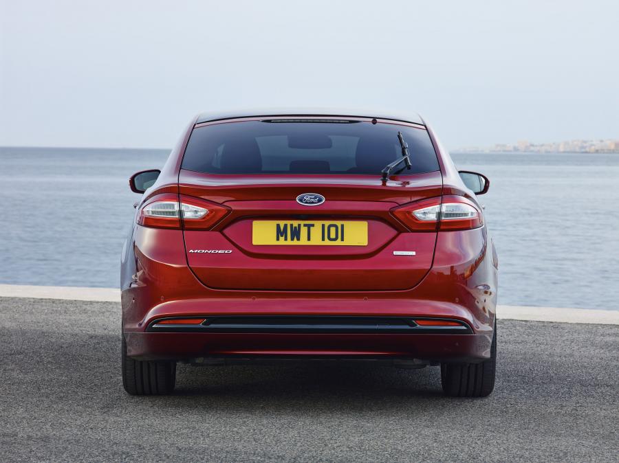  Ford Mondeo Hatchback 2014 года  (UK) (фото 32 из 33)